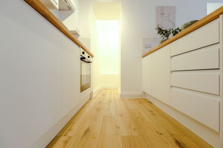 2 Bedroom Home – Medium Let - Photo 3