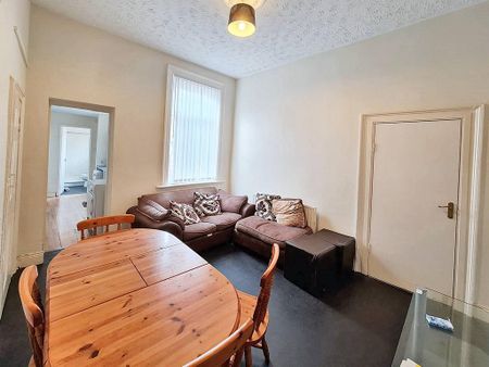 4 bedroom terraced house to rent - Photo 5