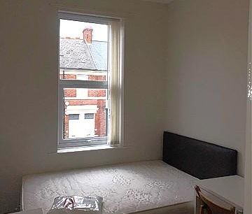 3 bedroom flat to rent - Photo 3