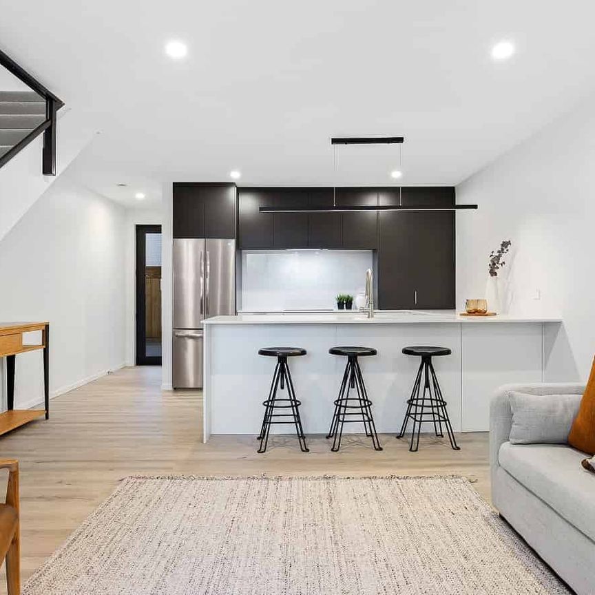 New build two bedroom town house Redwood - Photo 1