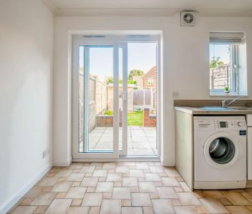 2 bedroom terraced house to rent - Photo 3