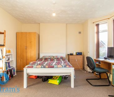 4 bed Semi-Detached House for Rent - Photo 6