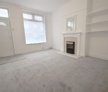 2 Bedroom House - Terraced To Let - Photo 4