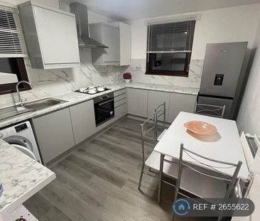 4 bedroom flat to rent - Photo 6