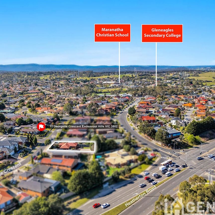 A LIFESTYLE YOU'LL LOVE !!! - Photo 1