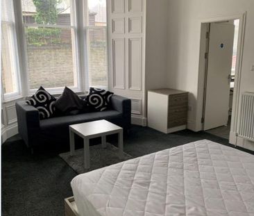 Studio to rent - Photo 3