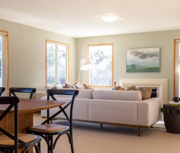 Generous, well-maintained park-side home - Photo 1