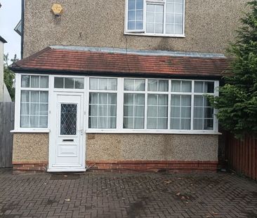 Room in a Shared House, Basingstoke Road, RG2 - Photo 2