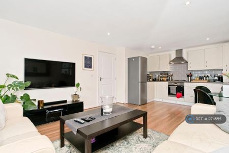 2 bedroom flat to rent - Photo 2