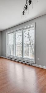 Beau Grand logement 5 ½ rénové, disponible 1er novembre, stationnement inclus, 1000pi2 + grand balcon, Duvernay - Photo 3