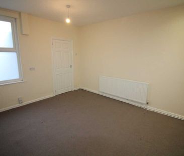 2 bed Flat - Photo 4