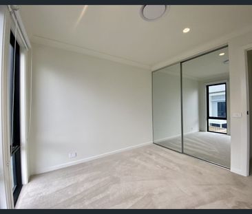 Stunning four-bedroom home - Photo 5