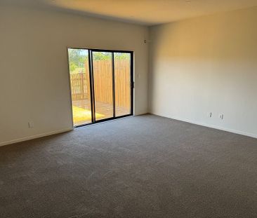 Modern 3BR Townhouse in Oteha! - Photo 1