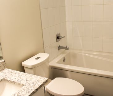 Modern 2 Bedroom Townhouse In Brentwood. - Photo 6