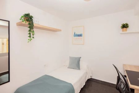 Carrer Aben al Abbar, Valencia, Valencian Community 46021 - Photo 2