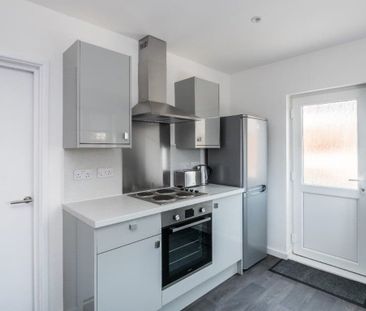 Ambleside Avenue, Southmead - Photo 4