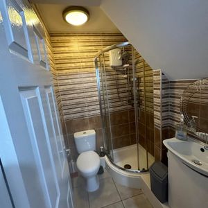 Studio Flat, Leeds, LS9 - Photo 3