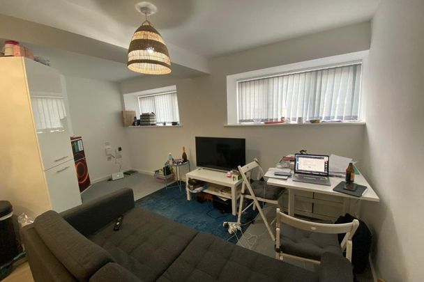 Kirkstall Road - Photo 1