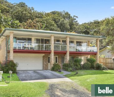 Family Home Moments to the Waterfront - Photo 3