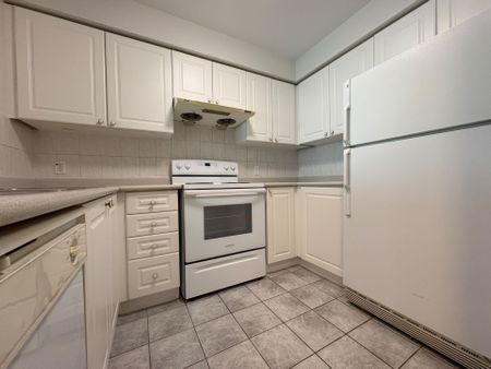 For Lease - 1 Lee Centre Drive Unit# 1611, Toronto, Ontario - Photo 5