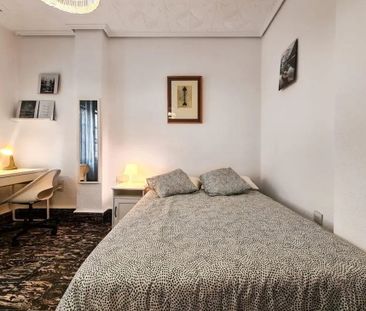 Calle de Castellón, Valencia, Valencian Community 46004 - Photo 2