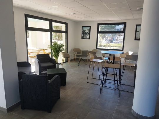 Studio à partir de 19m² meublé et équipé sans balcon - Photo 1