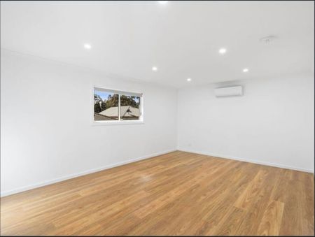 Two bedroom air conditioned granny flat in central location - Photo 2