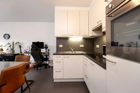 Instapklaar 1-slaapkamer appartement met private autostaanplaats - Photo 4