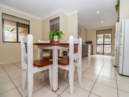 24 Ernestine Circuit, Eagleby, QLD - Photo 4