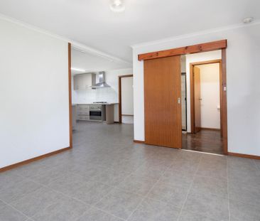 COSY HOME WITH GREAT SHEDDING IN BUNINYONG - Photo 4