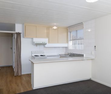 Downstairs 2 bedroom Unit Close To The Beach! - Photo 6