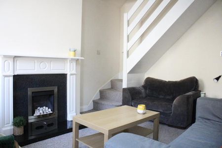 2 bedroom private hall to rent - Photo 2