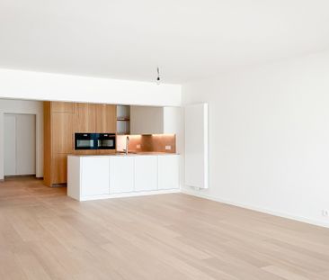 Hedendaags gerenoveerd appartement, gelegen op Zeedijk Zoute - Photo 1