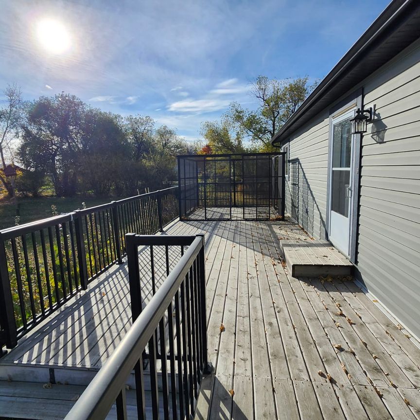 Beautiful Modular Home Available Now Near Innisfail!! - Photo 1