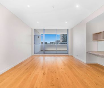 Spacious 2 Bedroom with Media Desk and Extra Large Balcony! - Photo 2