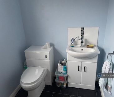 3 bedroom terraced house to rent - Photo 6