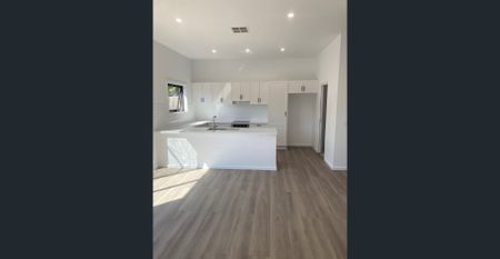 Brand New 3 Bedroom - Photo 3