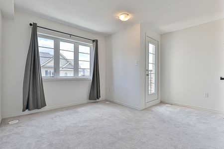 For Lease - 2388 Chevron Prince Path, Oshawa, Ontario - Photo 5