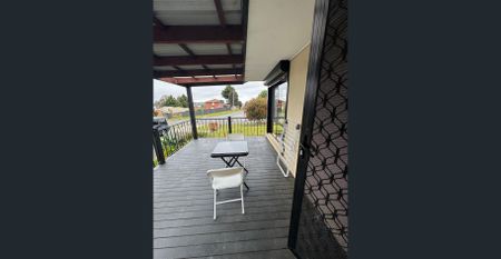 Fully Furnished 2 Bedroom – Hallam – Available 9 Jan - Photo 3