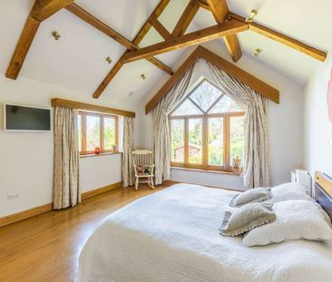 Exceptional detached family home in a prestigious Sevenoaks setting... - Photo 3
