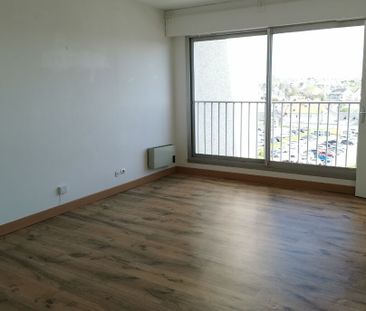 Charmant F1 clair et ensoleillé avec vue dégagée à 5 mn centre vill... - Photo 2