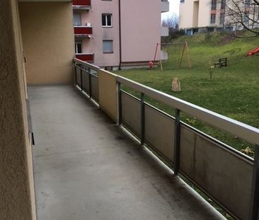 Appartement 2.5 pièces avec grand balcon - Photo 2