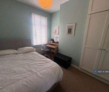 4 bedroom terraced house to rent - Photo 3