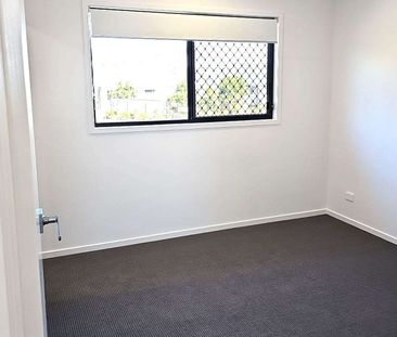 AVAILABLE 07/11/2025 - 3 BEDROOM - 2 BATHROOM - DUCTED AIR-CONDITIO... - Photo 4