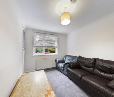 4 bedroom terraced house to rent - Photo 1