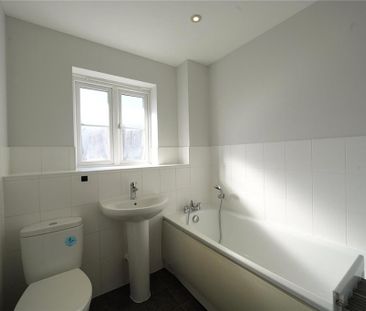 3 bedroom end of terrace house to rent - Photo 6