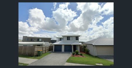 SPACIOUS AND STYLISH DUPLEX - Photo 4