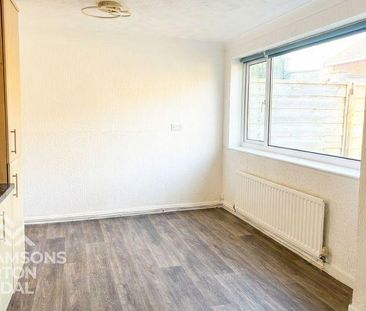 3 bedroom terraced house to rent - Photo 5