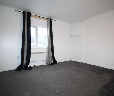 1 Bedroom Maisonette - Garden To Let - Photo 3