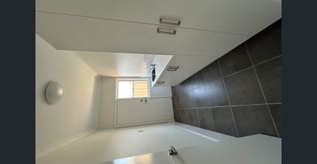 Expansive 4 Bedroom Home in Keswick Estate - Photo 5